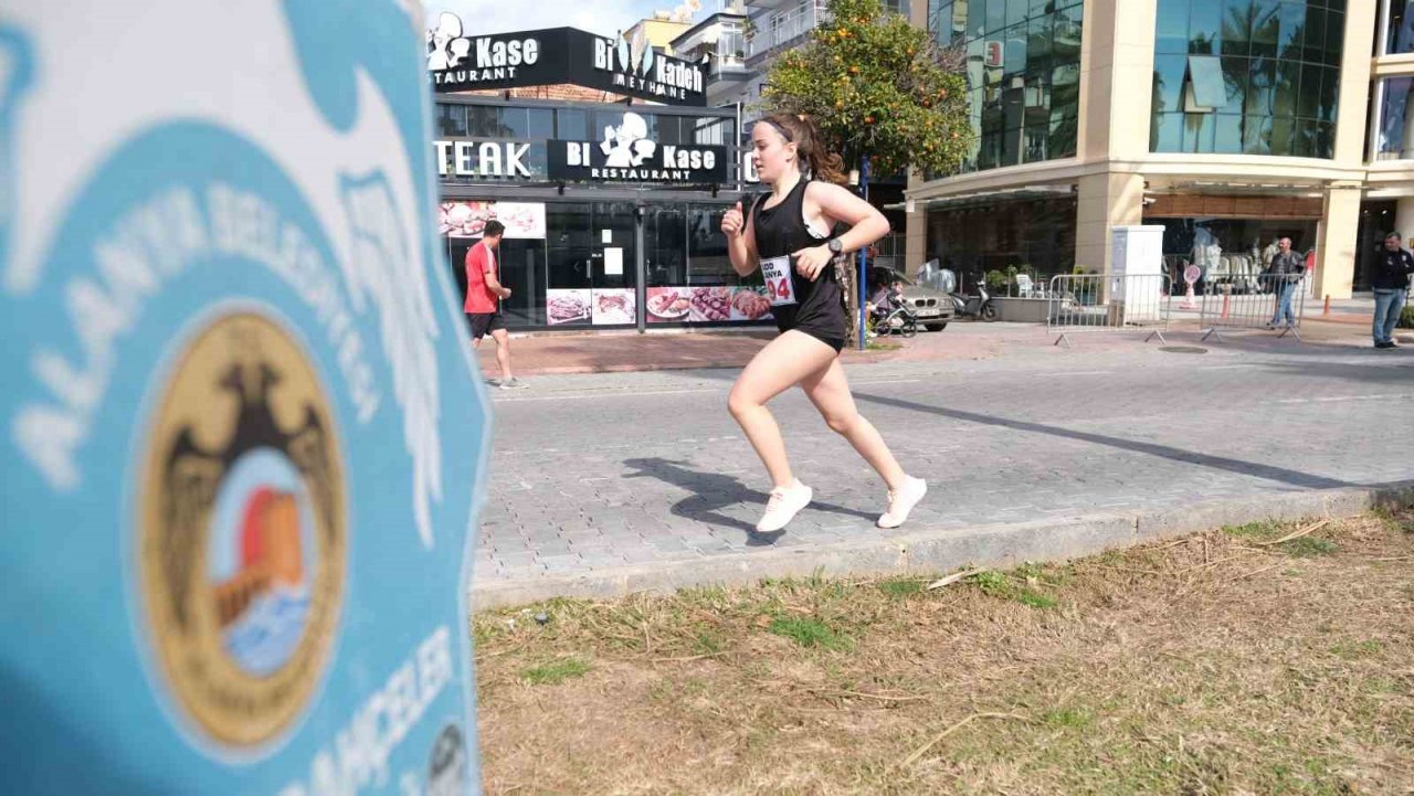 23. Alanya Atatürk Halk Koşusu ve yarı maratonu yapılacak