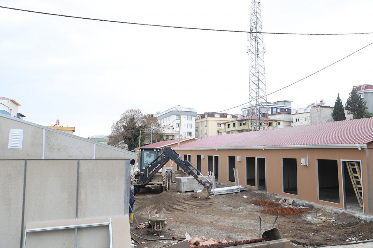 Başkan Okay: "Bu büyük felaketin yaralarını birlikte saracağız"