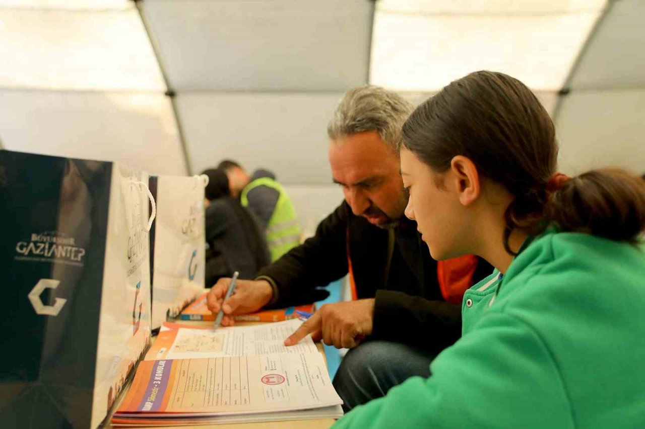 Depremzede öğrencilere verilecek desteğin detayları açıklandı