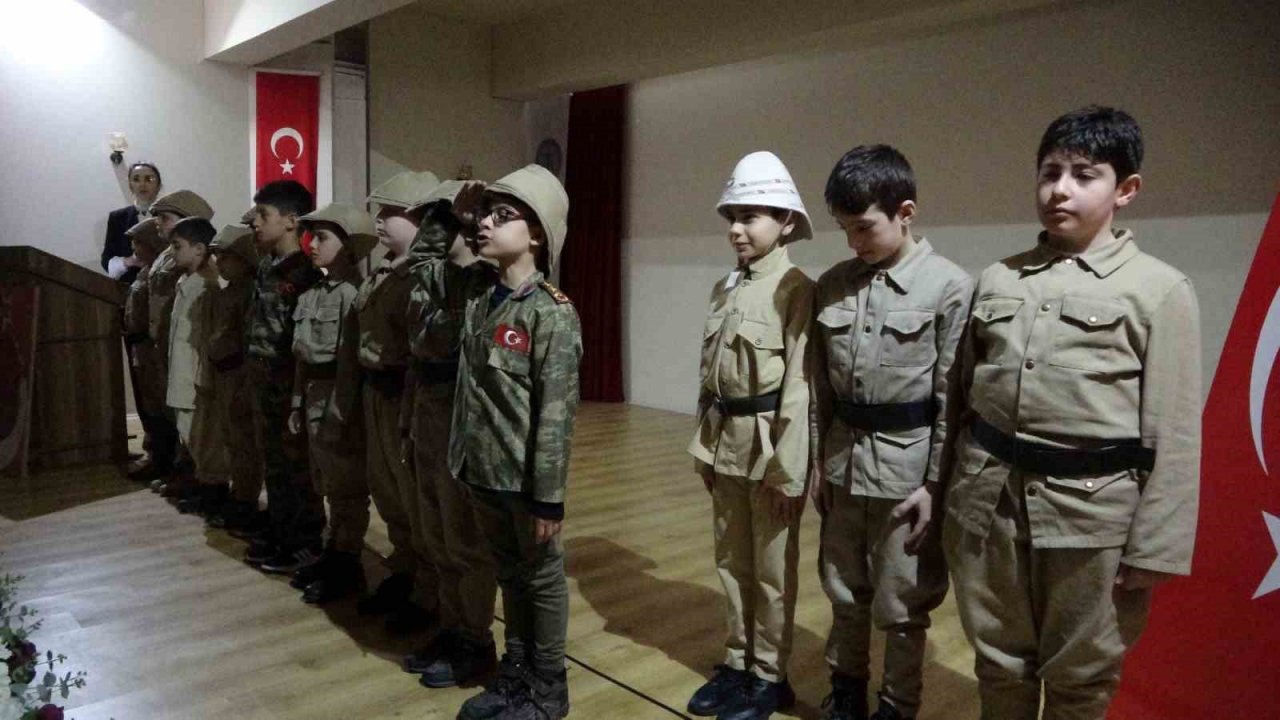 Okullarını adeta Çanakkale’ye dönüştürdüler