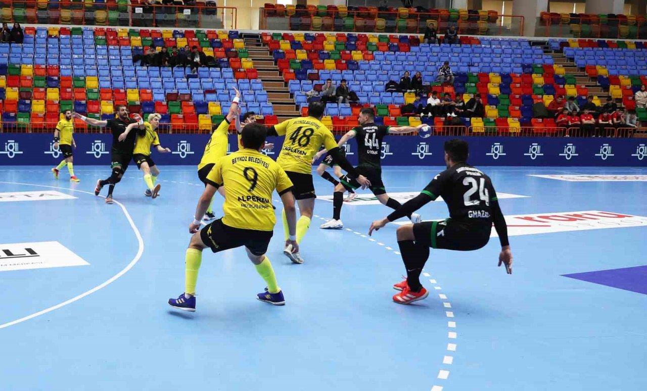 Sakarya Büyükşehir Hentbol takımı kupaya yarı finalde veda etti