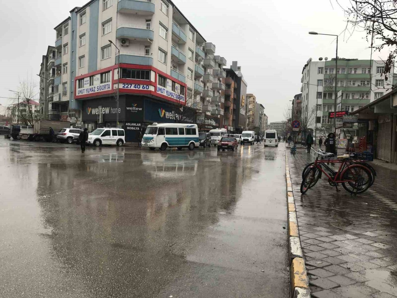 Iğdır’da yağmur ve sis etkili oluyor