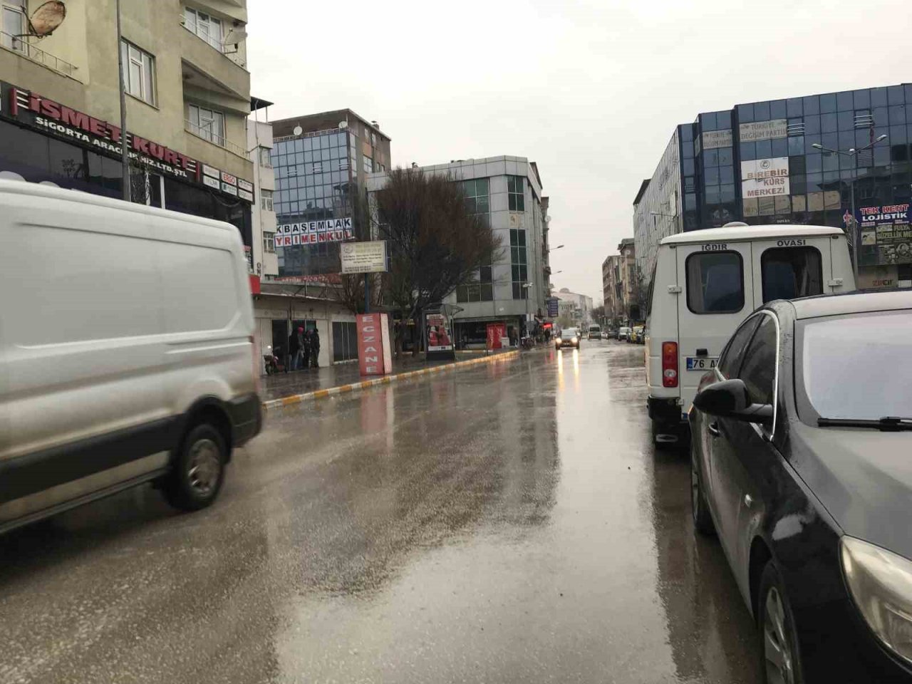 Iğdır’da yağmur ve sis etkili oluyor