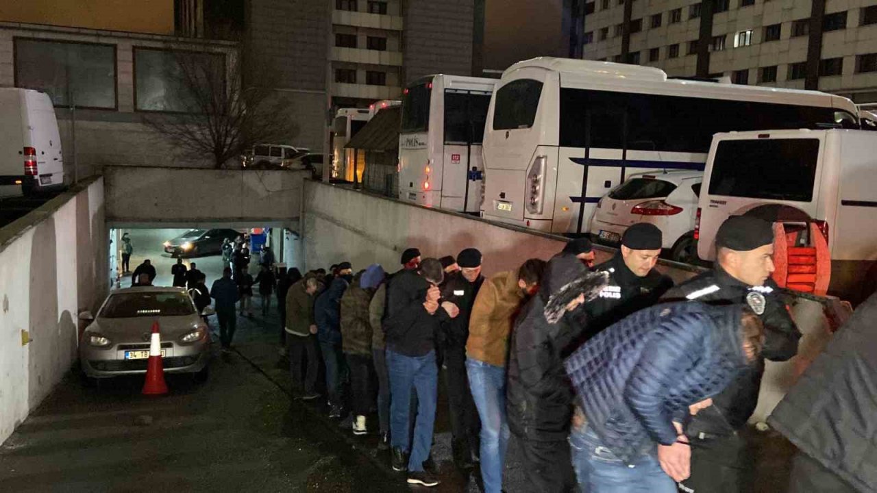 İstanbul’da "Kökünü Kurutma Operasyonu"nda yakalanan 161 zanlı adliyeye sevk edildi