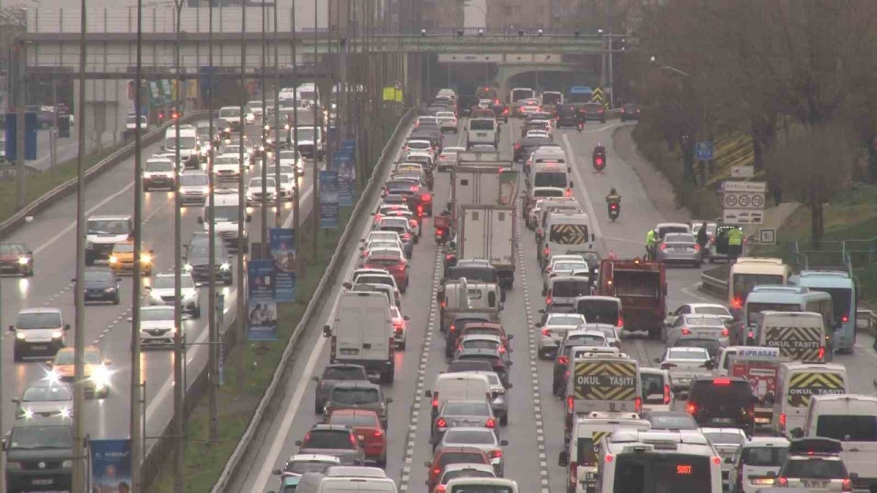 İstanbul’da trafik yoğunluğu yüzde 70’e ulaştı