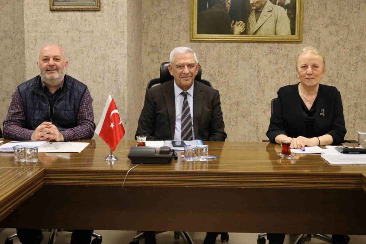 İzmit Belediyesi’nde en düşük işçi maaşı 16 bin 800 lira oldu