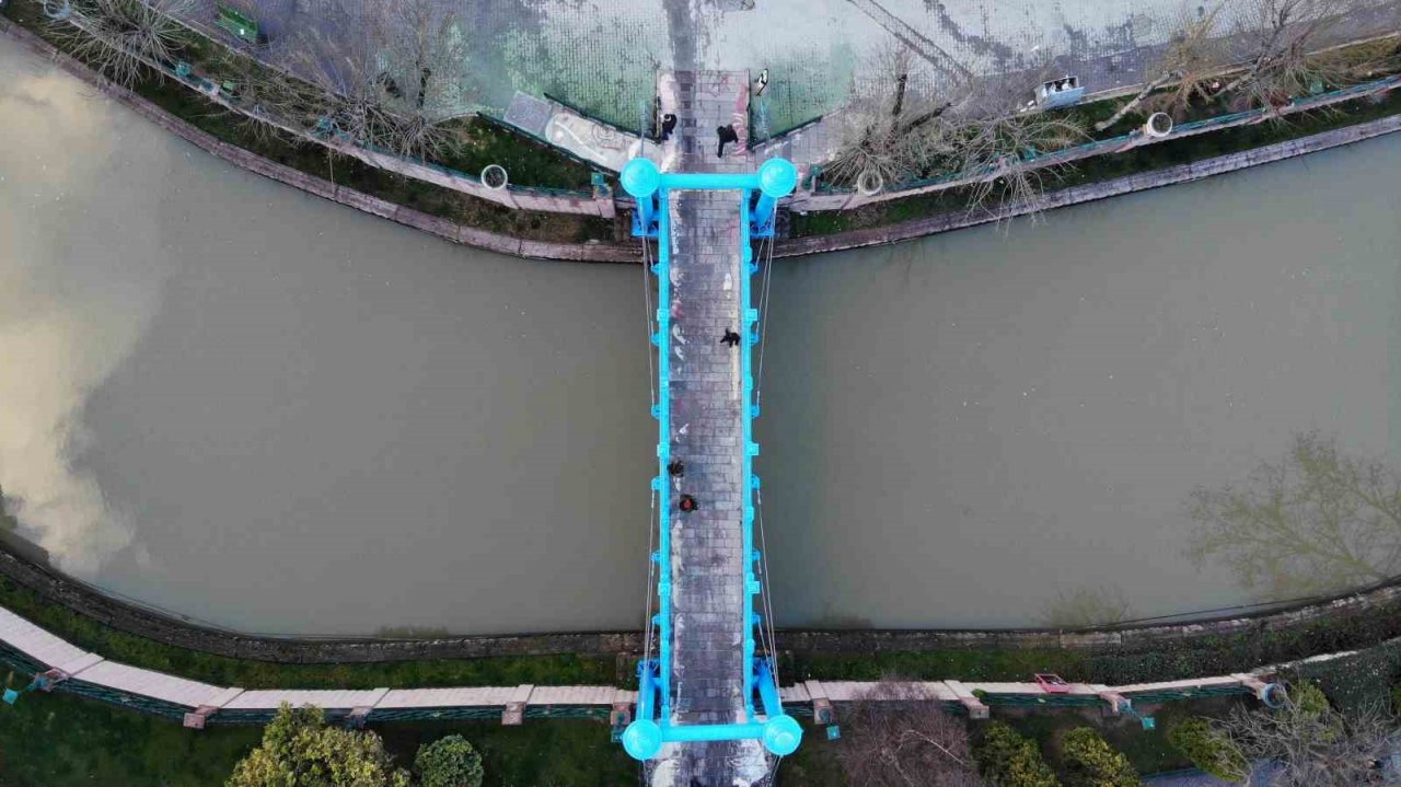 Porsuk kahverengiye büründü