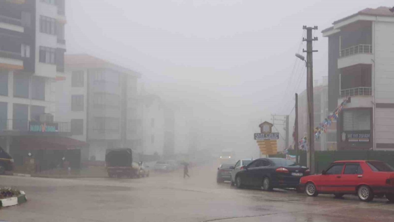 Karabük’te sağanak ve sis etkili oluyor