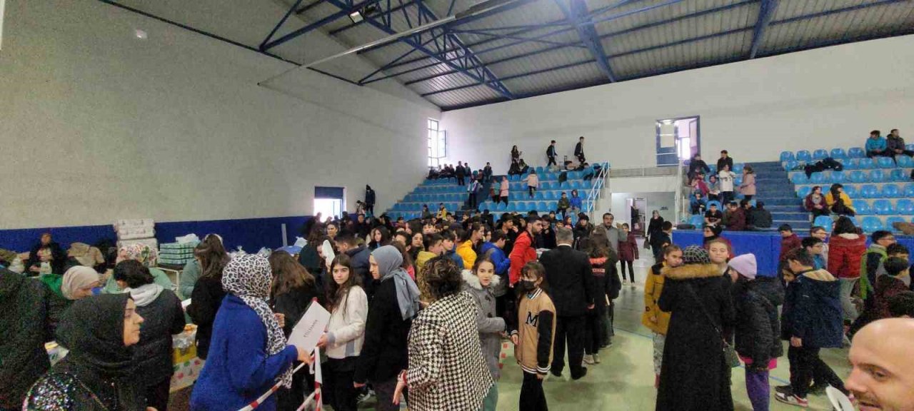 Kastamonu’da 2,5 saatte binden fazla ürün satıldı, geliri depremzedelere bağışlandı