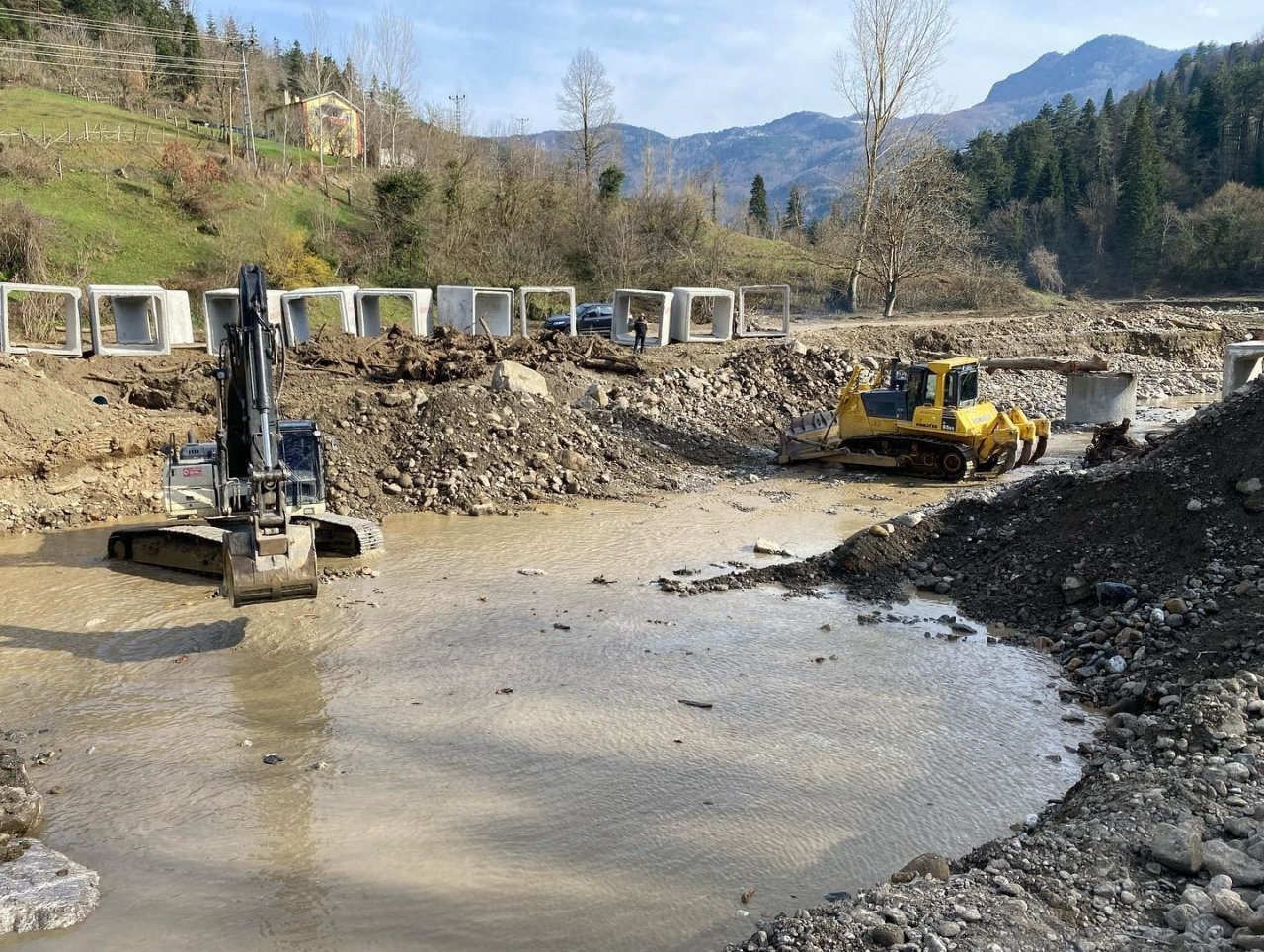 Kastamonu’da vatandaşların mahsur kaldığı köyde çalışma başlatıldı