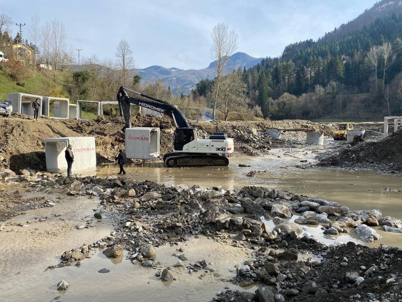 Kastamonu’da vatandaşların mahsur kaldığı köyde çalışma başlatıldı
