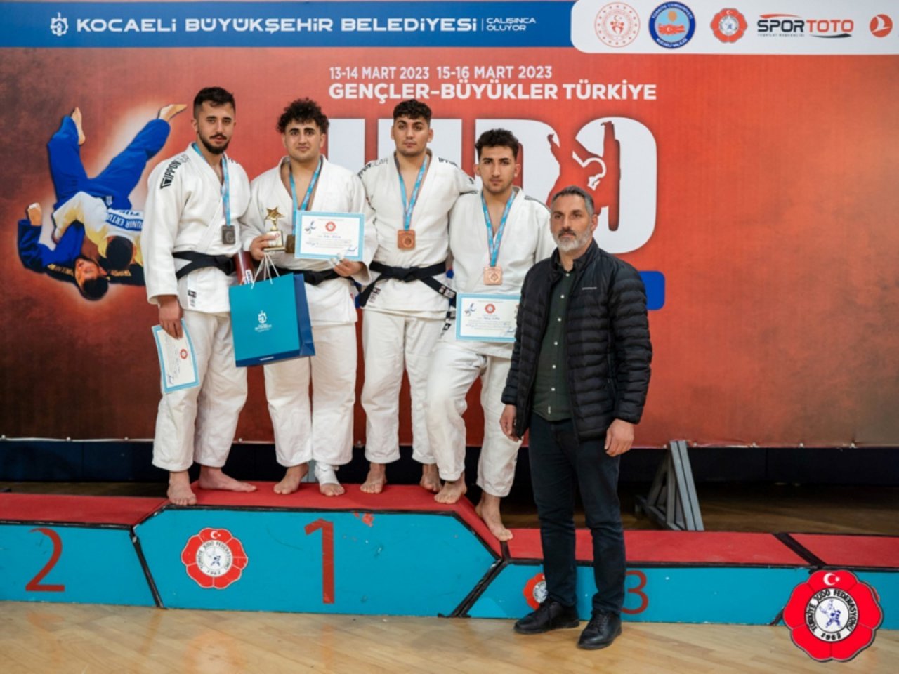 759 sporcunun katıldığı judo şampiyonasında madalyalar sahiplerini buldu