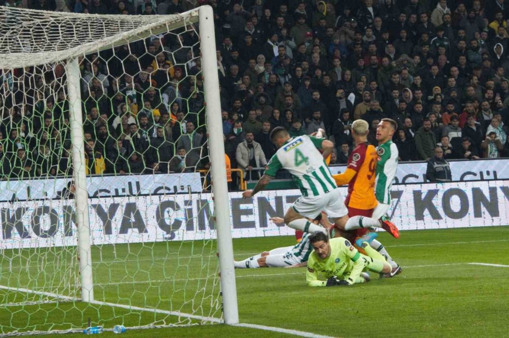 Konyaspor 12 hafta sonra gol attı ve lider Galatasaray'ı yendi