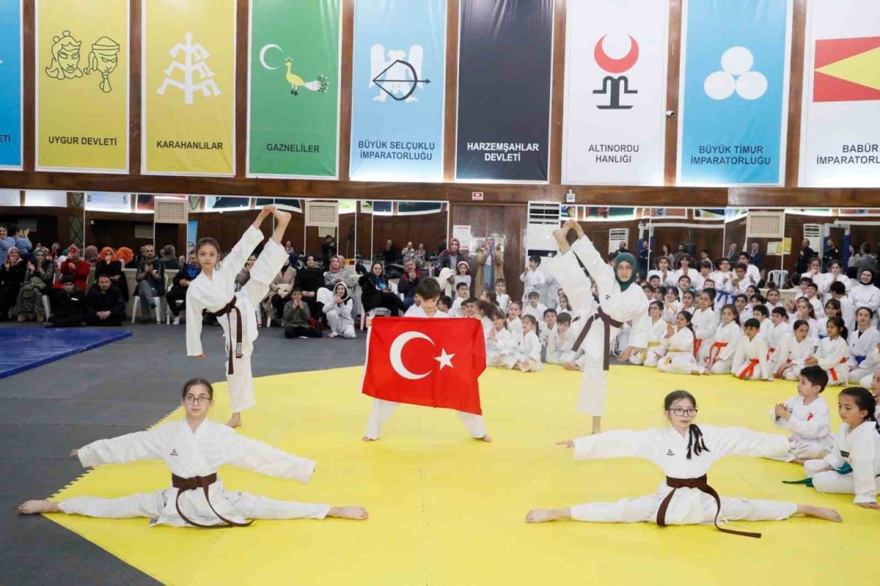 Körfez’de 100 sporcuya yeni kuşak