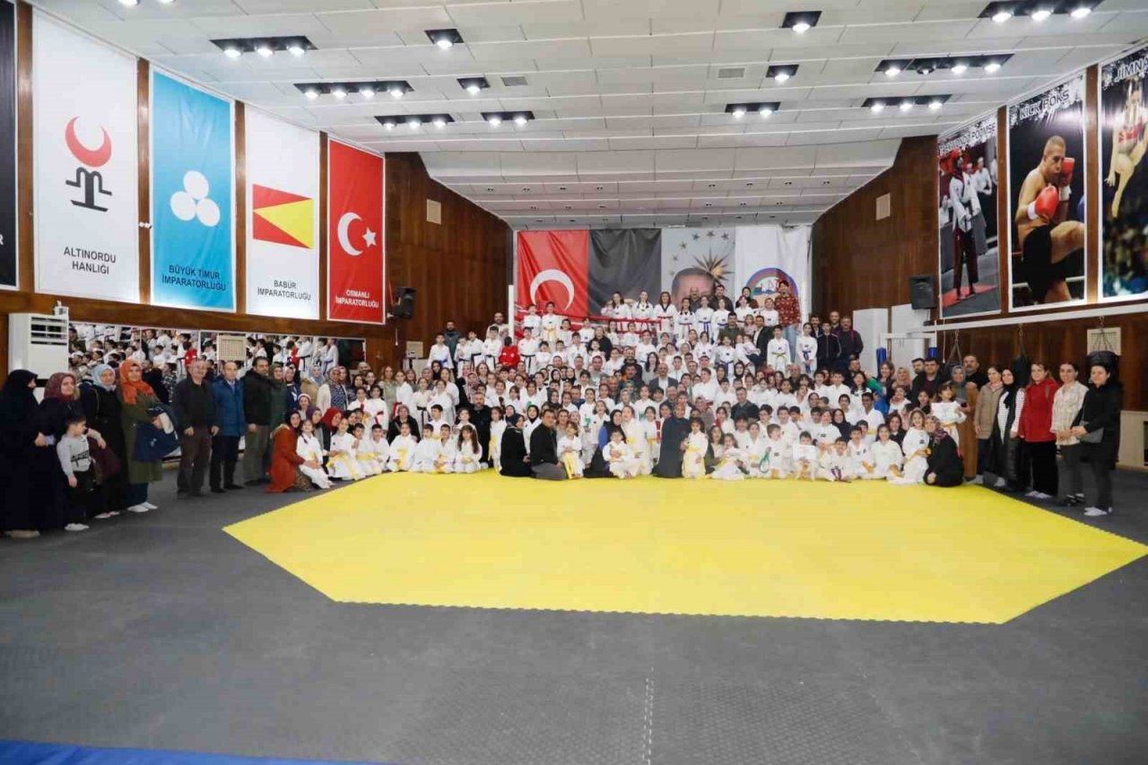 Körfez’de 100 sporcuya yeni kuşak