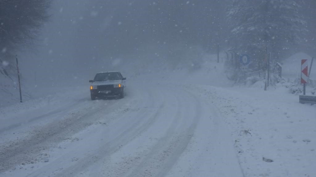 Kütahya’da Domaniç Dağ Yolu kara teslim