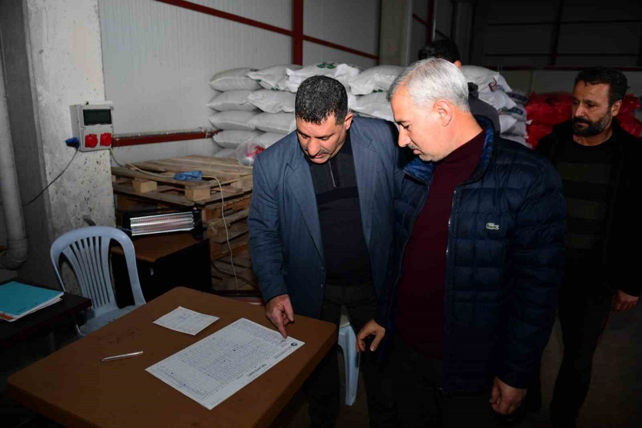 Yeşilyurt’te afetzede süt üreticilerine belediye desteği