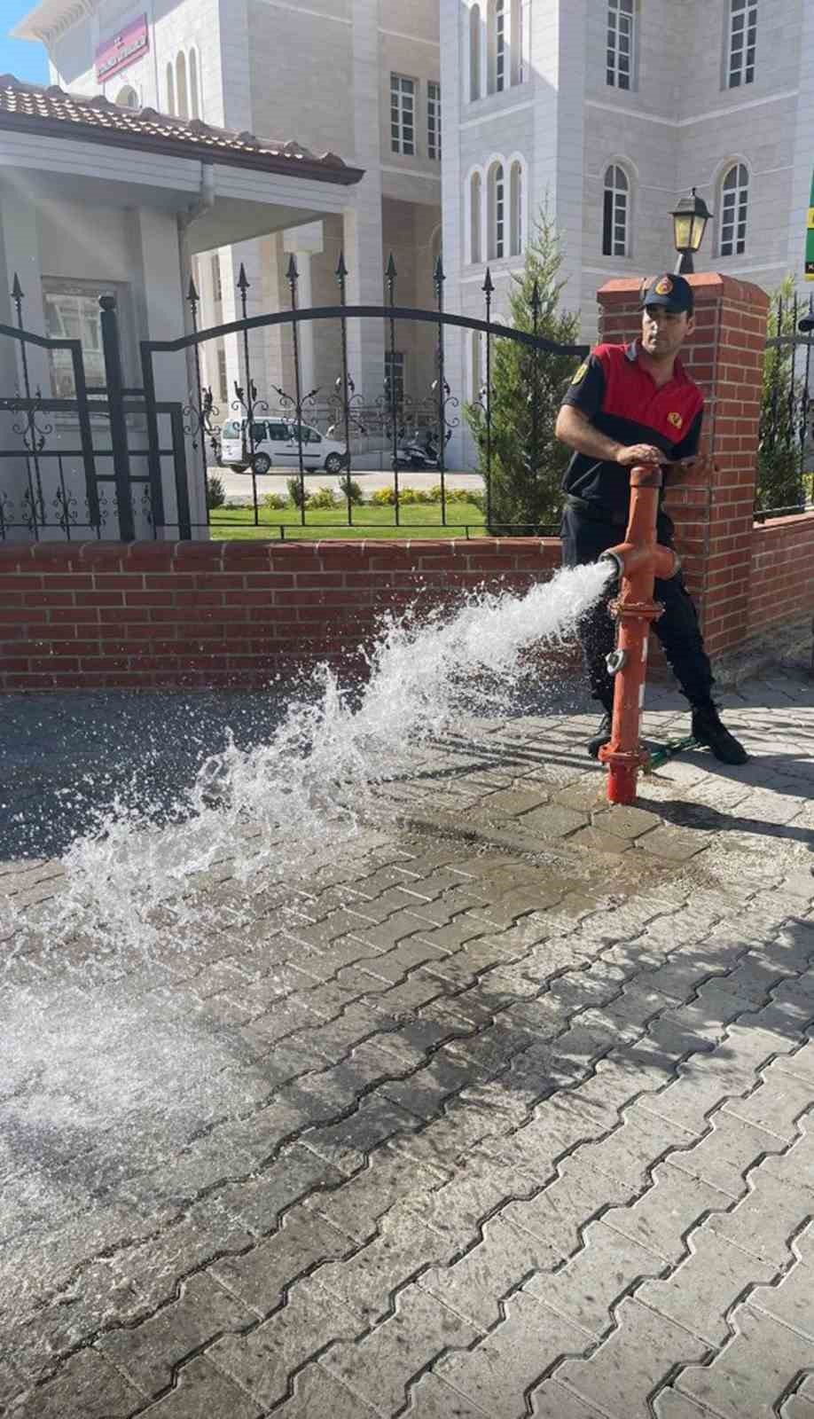 Büyükşehir İtfaiyesi Bin 631 Hidrant kurulumu gerçekleştirdi