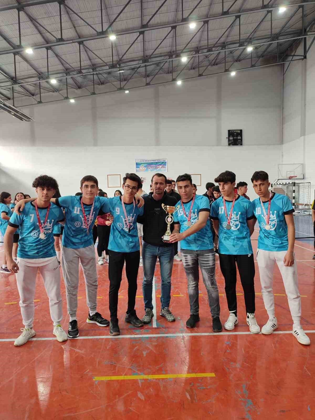 Tenis Gençler Müsabakaları sona erdi