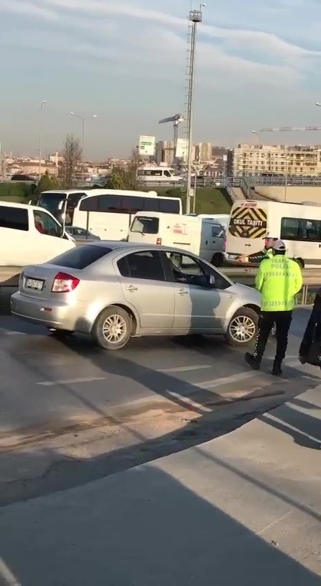 Pendik’te alkollü halde araç kullanırken yakalanan sürücü gözaltına alındı