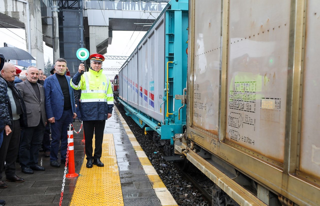 Sakarya’dan İskenderun’a kardeşlik treni: 40 konteyner daha yola çıktı
