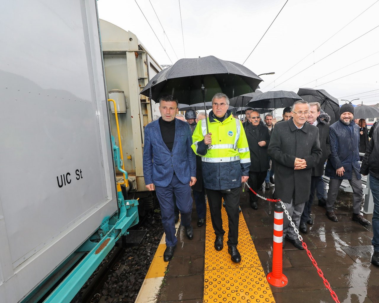 Sakarya’dan İskenderun’a kardeşlik treni: 40 konteyner daha yola çıktı