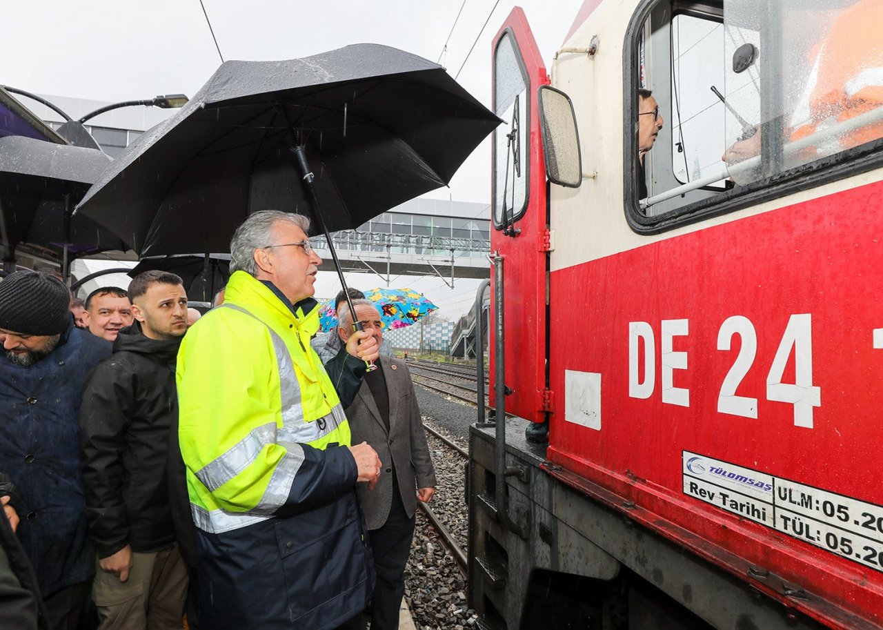 Sakarya’dan İskenderun’a kardeşlik treni: 40 konteyner daha yola çıktı
