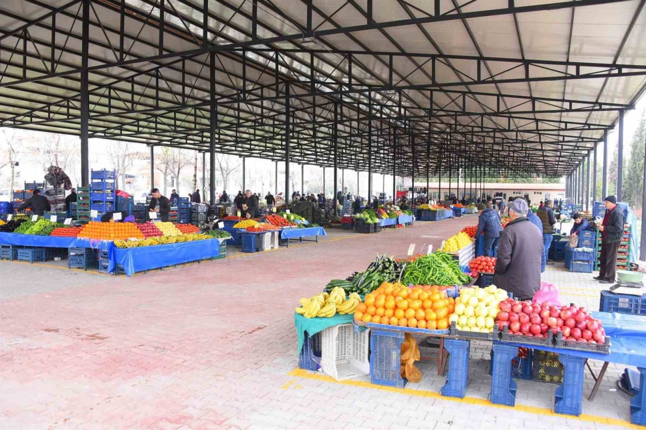 Salihli’de Gümüşçayı semt pazar yeri dualarla hizmete girdi