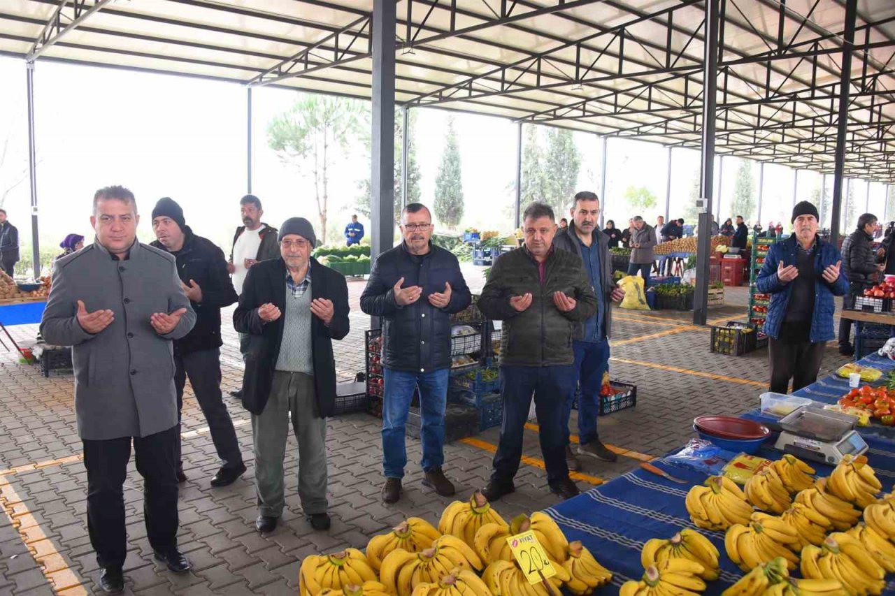 Salihli’de Gümüşçayı semt pazar yeri dualarla hizmete girdi