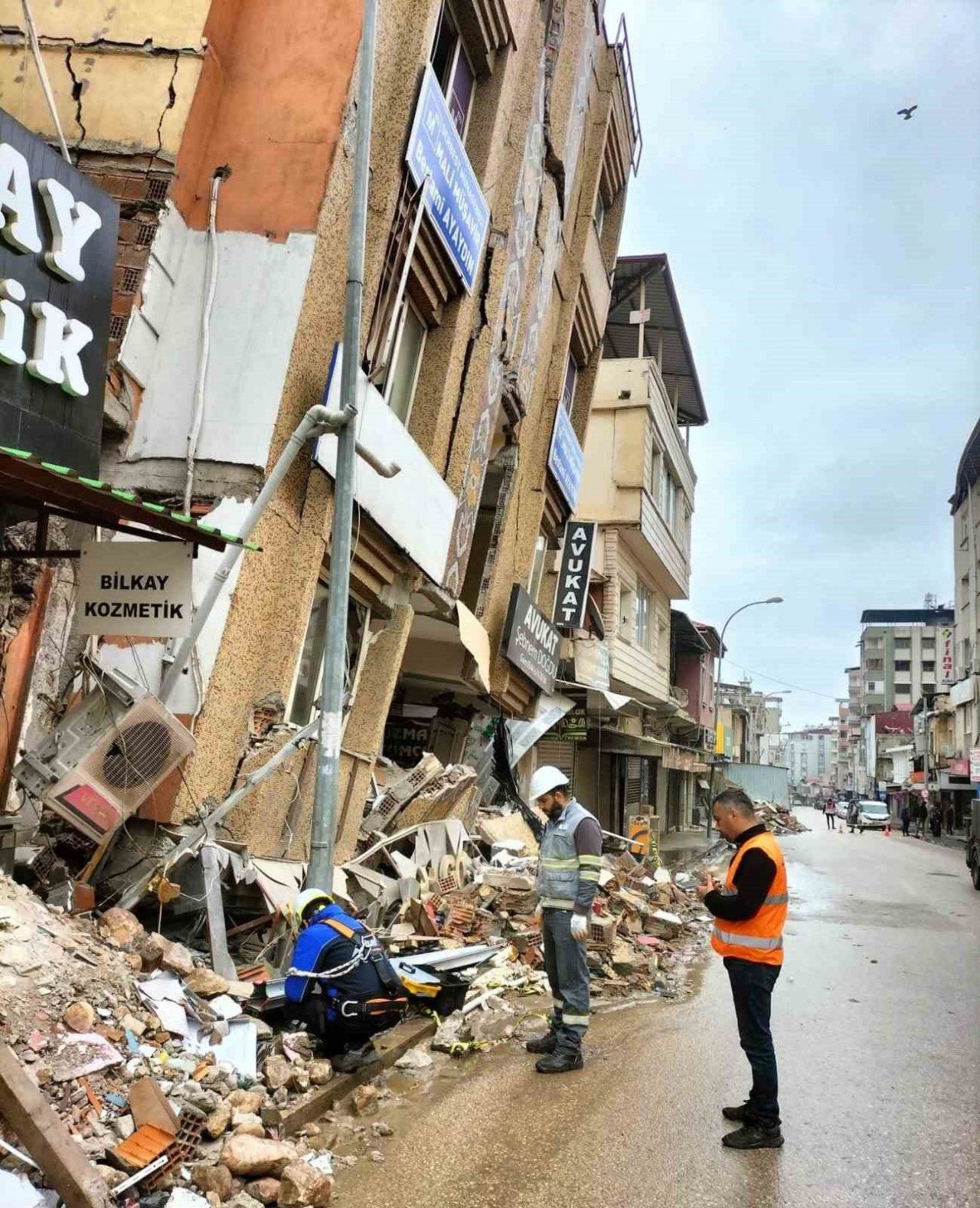 SEDAŞ deprem bölgesinde yaraları sarıyor