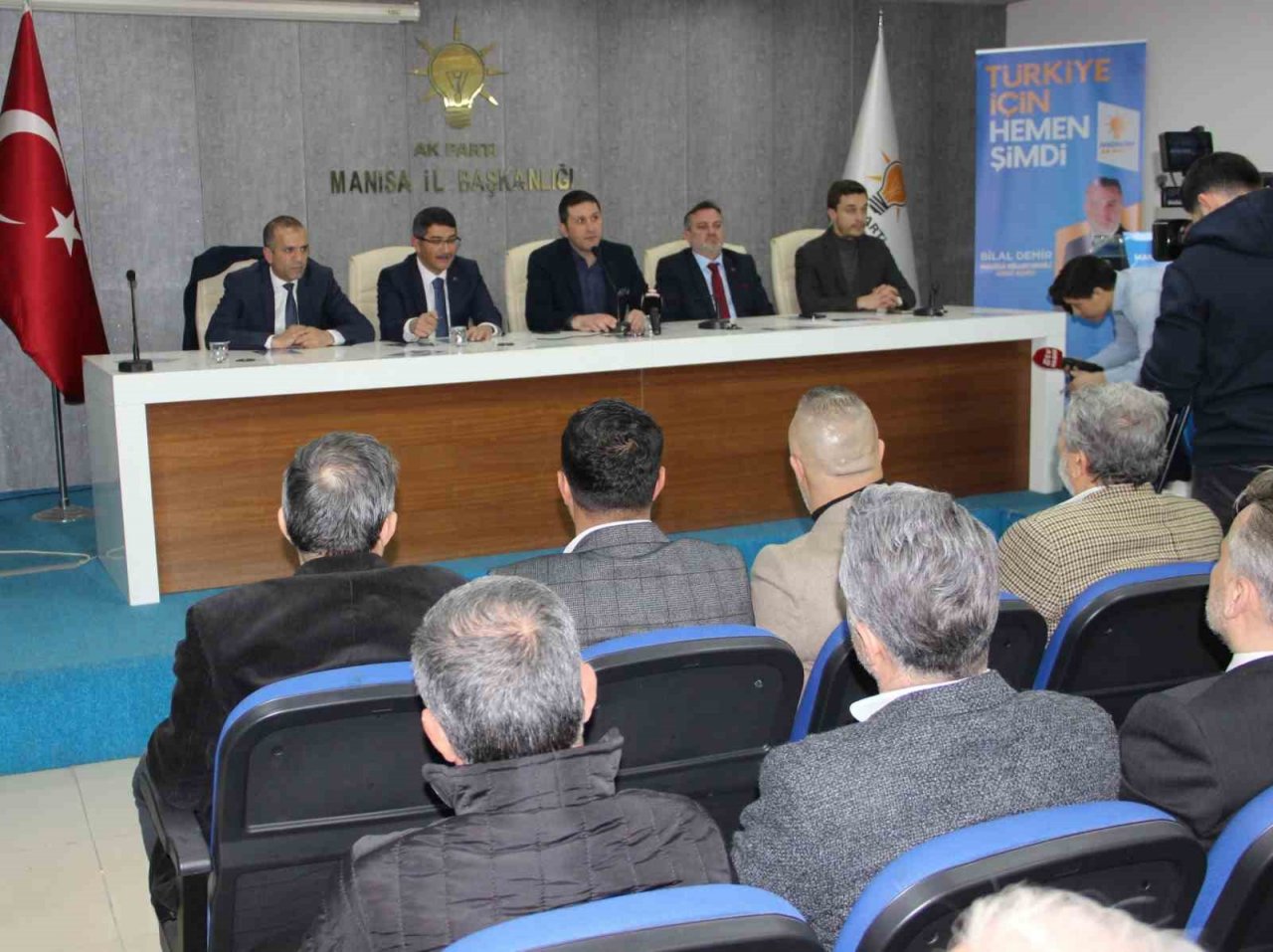 Şehzadeler Belediye Başkan Yardımcısı Bilal Demir, aday adaylığını açıkladı