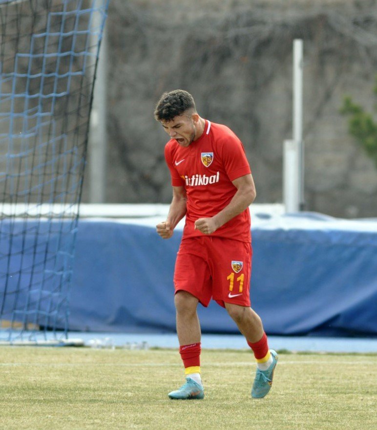 Kayserispor’dan 3 futbolcuya milli davet
