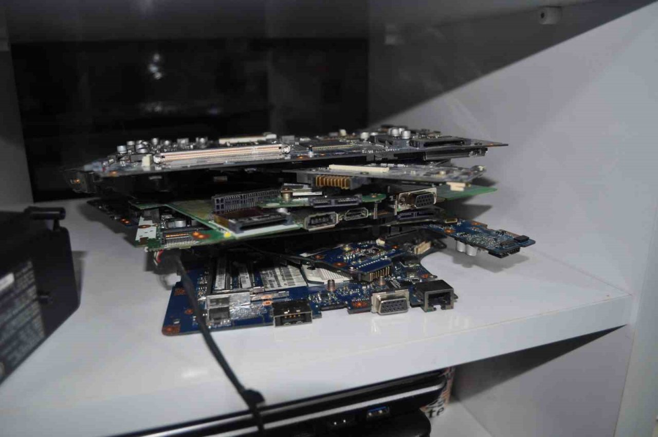 Bilgisayar tamirlerine talep yüzde 100 oranında arttı