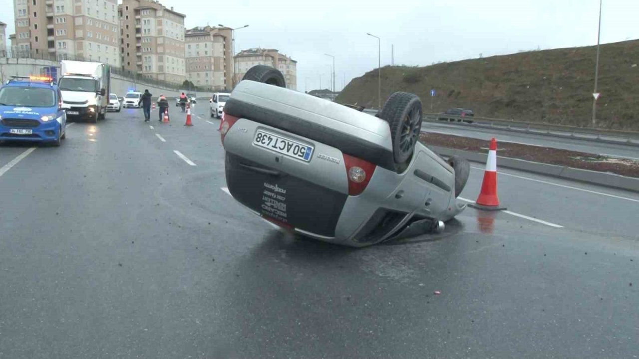 Yağışlı hava nedeniyle şehir hastanesi yolunda kazalar meydana geldi