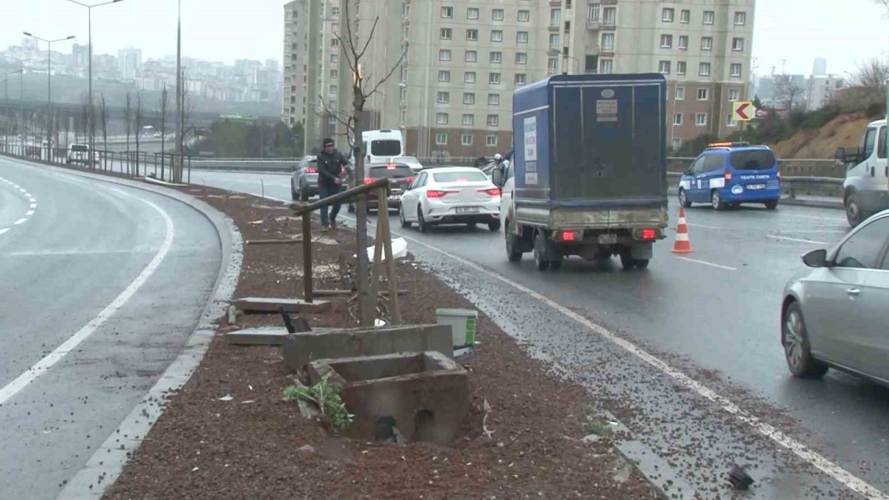 Yağışlı hava nedeniyle şehir hastanesi yolunda kazalar meydana geldi