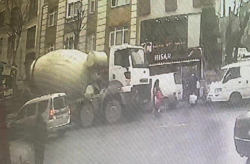 Gaziosmanpaşa’da genç anne beton mikserinin altında can verdi, 2 çocuğu kurtuldu