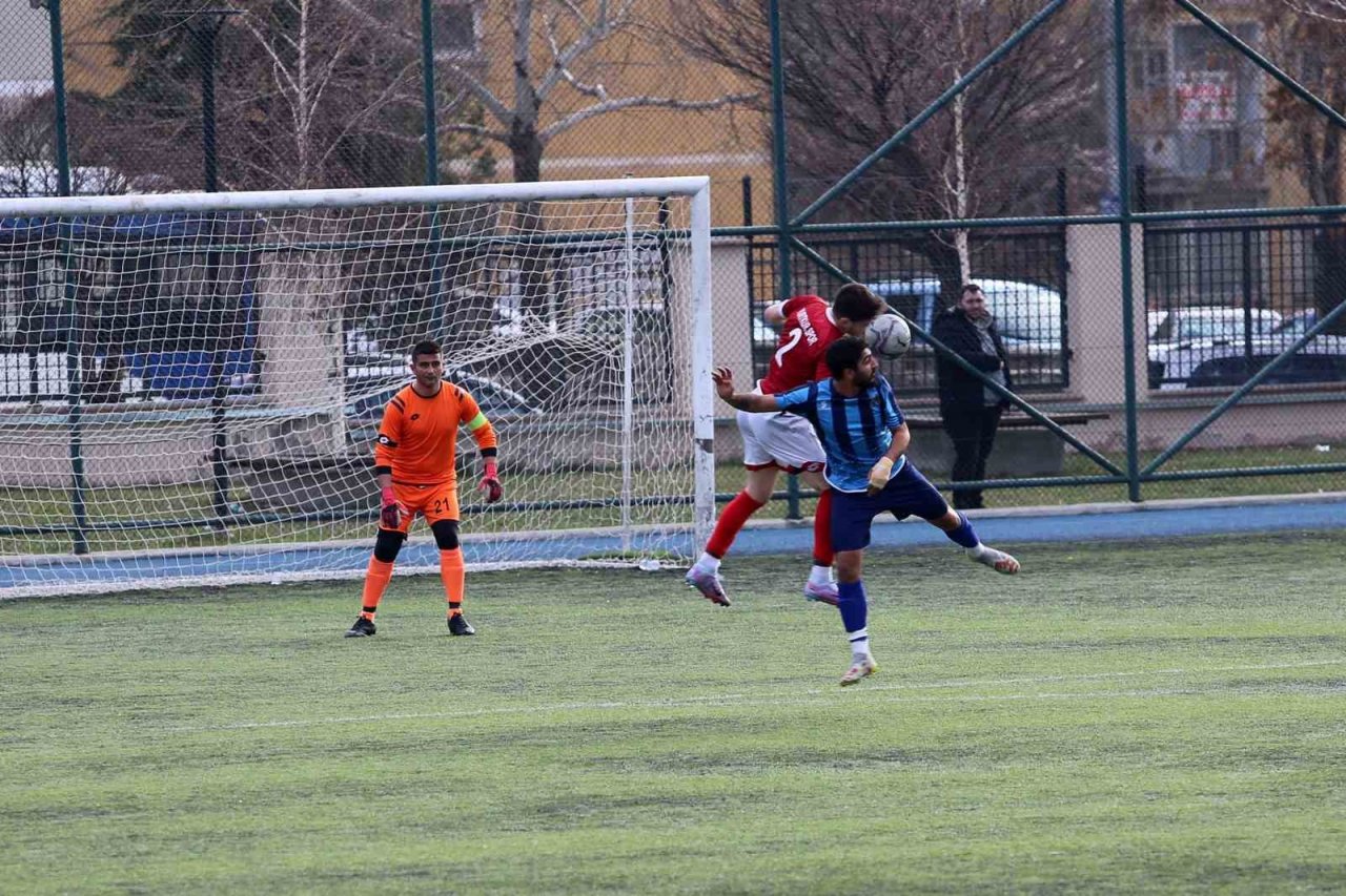 Yenimahalle Belediyespor namağlup liderlik koltuğuna oturdu