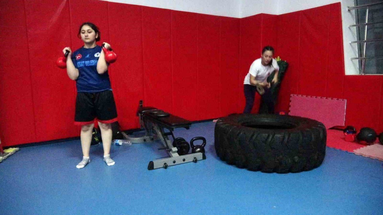 Yozgatlı kadın güreşçiler, mili güreşçi Yasemin Adar Yiğit’in izinden gidiyorlar