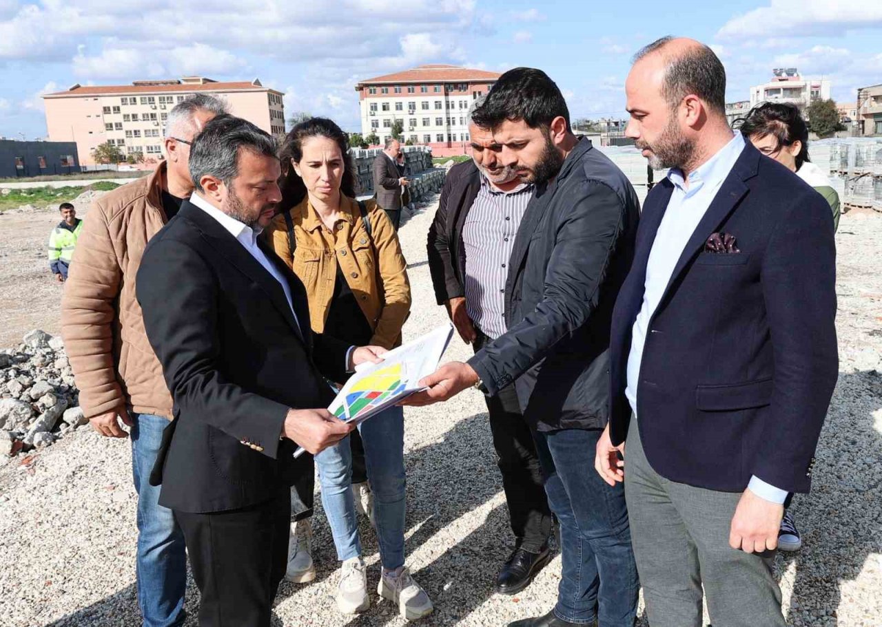 Başkan Kocaispir: “Adana’nın en güzel millet bahçesi olacak”