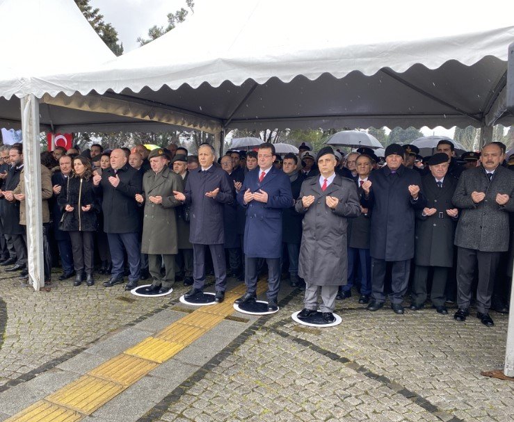Çanakkale Şehitleri, Edirnekapı Şehitliği’nde törenle anıldı