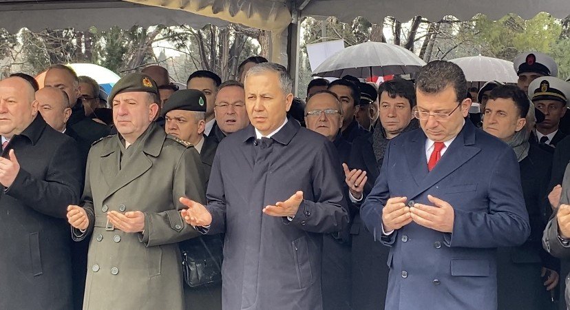 Çanakkale Şehitleri, Edirnekapı Şehitliği’nde törenle anıldı