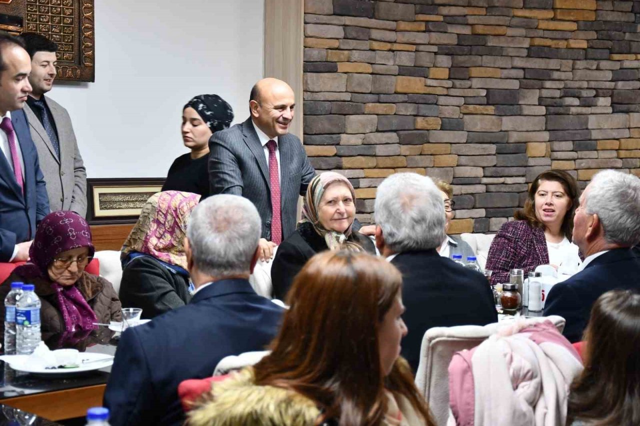 Altınova’da zafer kutlandı, şehitler anıldı