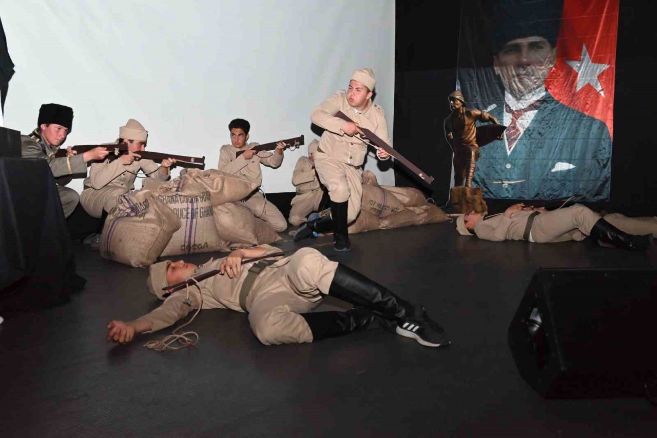 Çanakkale Deniz Zaferi’nin 108. yılı Kemer’de törenle kutlandı