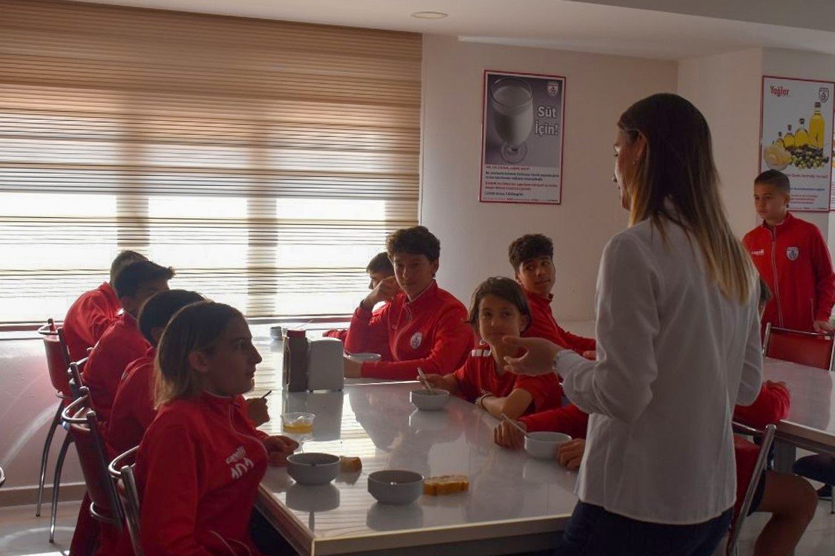 Altınordulu miniklere Çanakkale menüsü