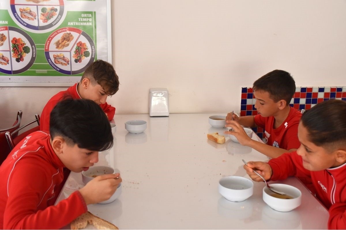 Altınordulu miniklere Çanakkale menüsü