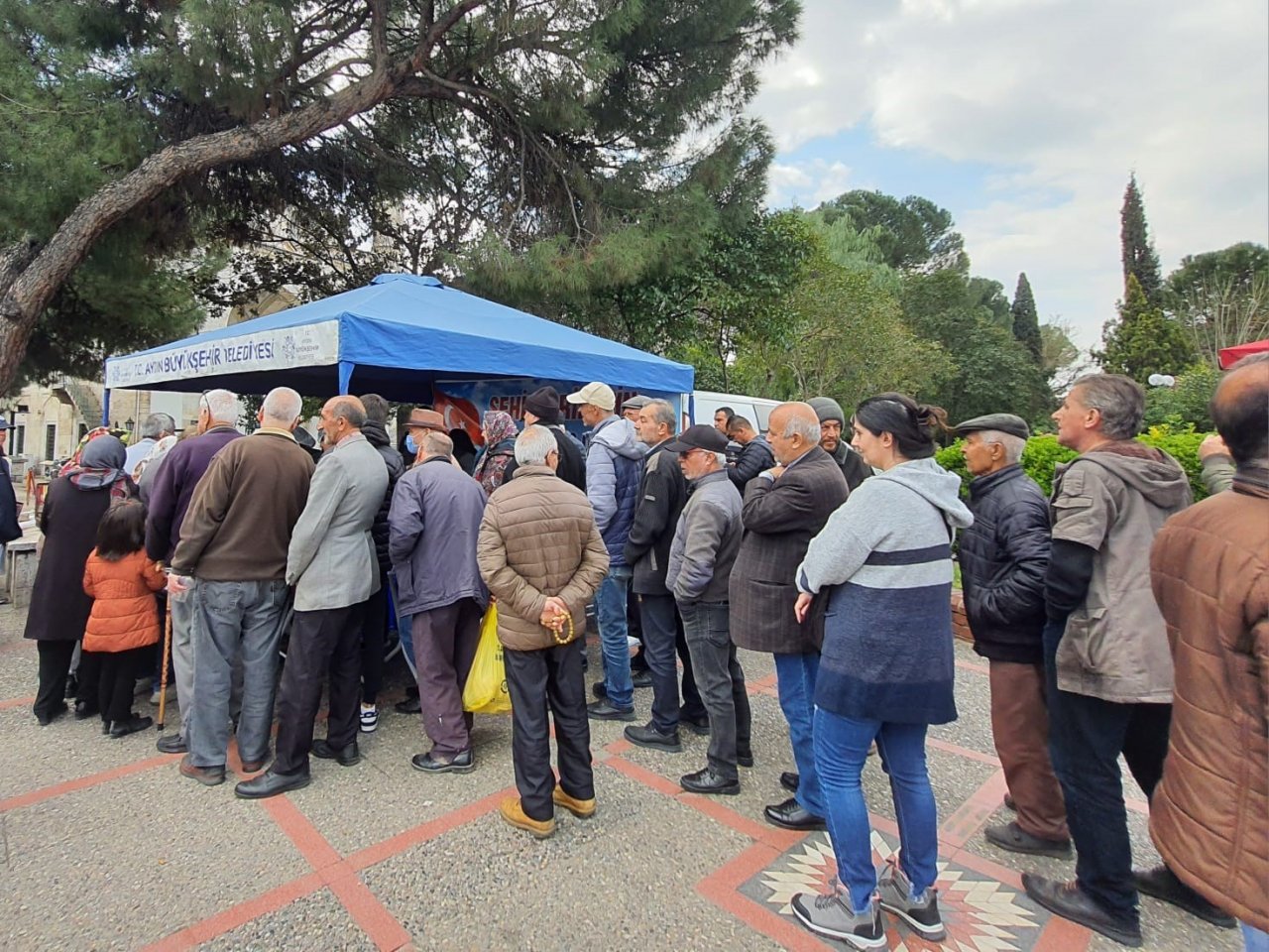 Aydın Büyükşehir Belediyesi’nden şehitler için helva hayrı