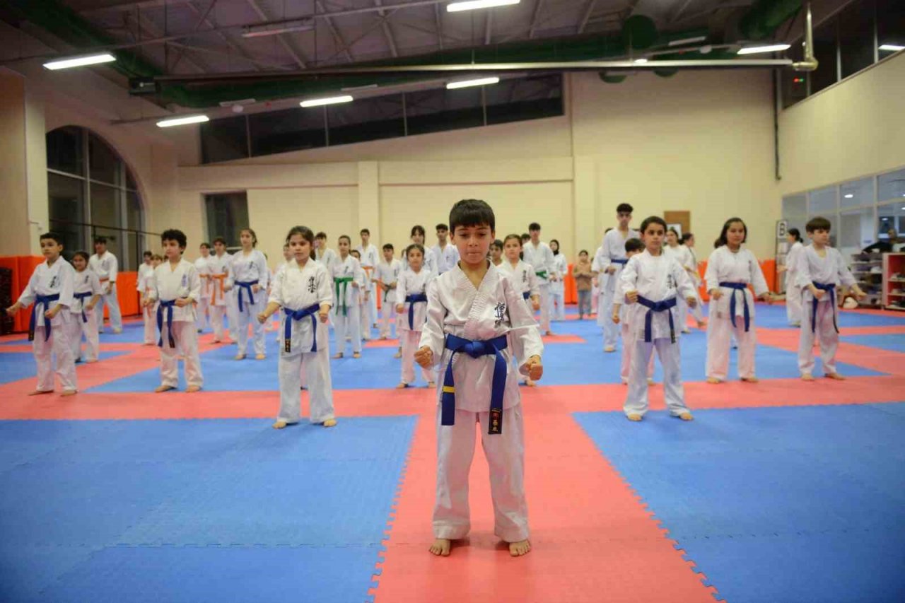 Şampiyonları Başkan Yılmaz uğurladı