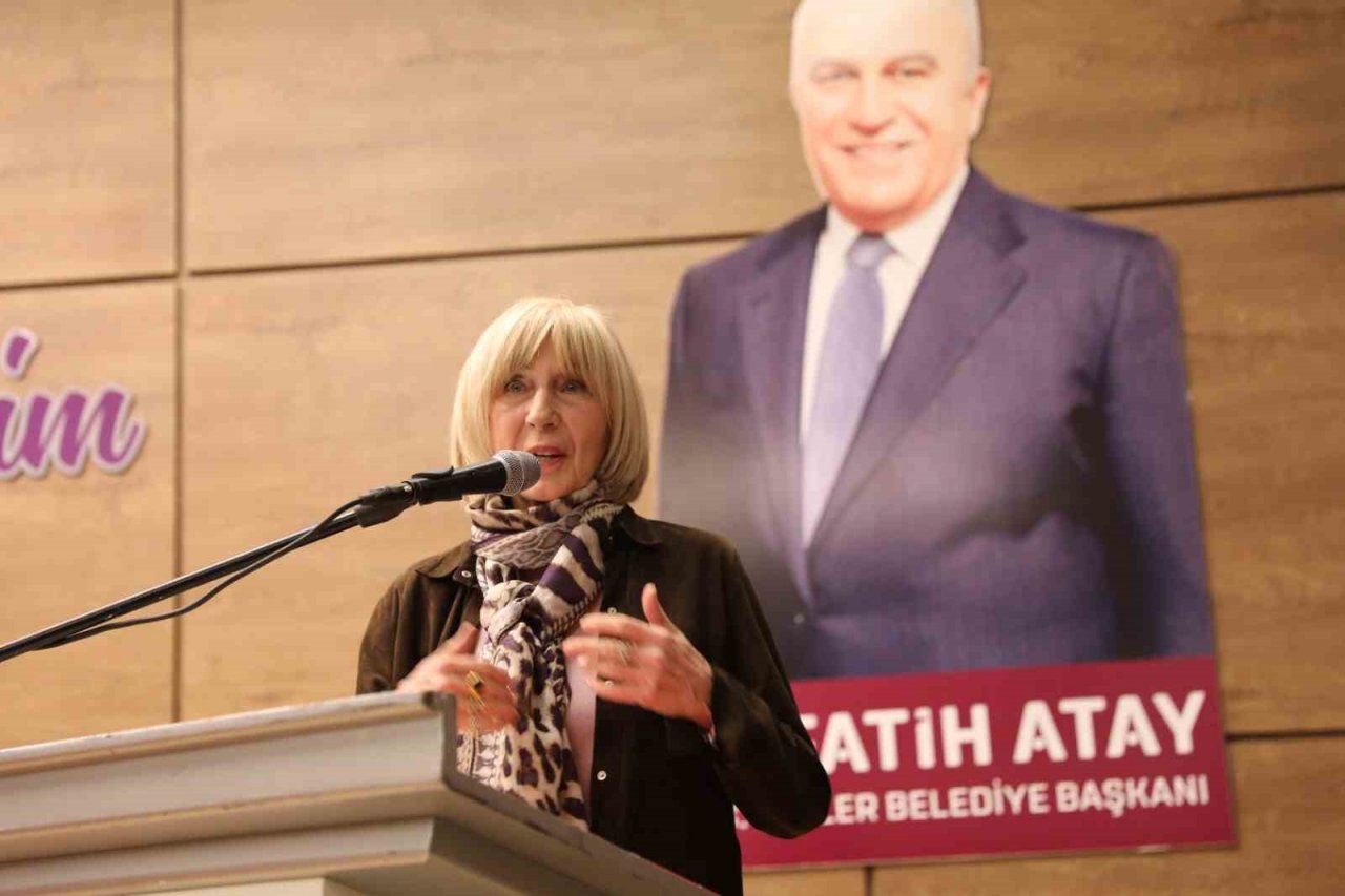 Ünlü yazar Aydın’da söyleşiye katıldı