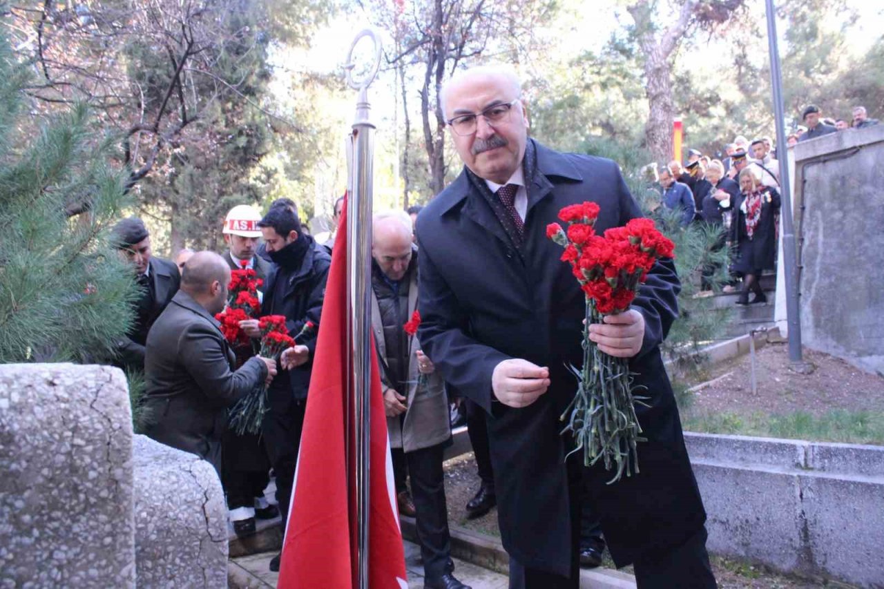 Çanakkale şehitleri İzmir’de törenle anıldı