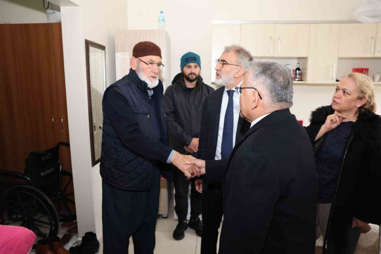 Büyükkılıç ve Yıldız’dan Depremzedelere Ziyaret